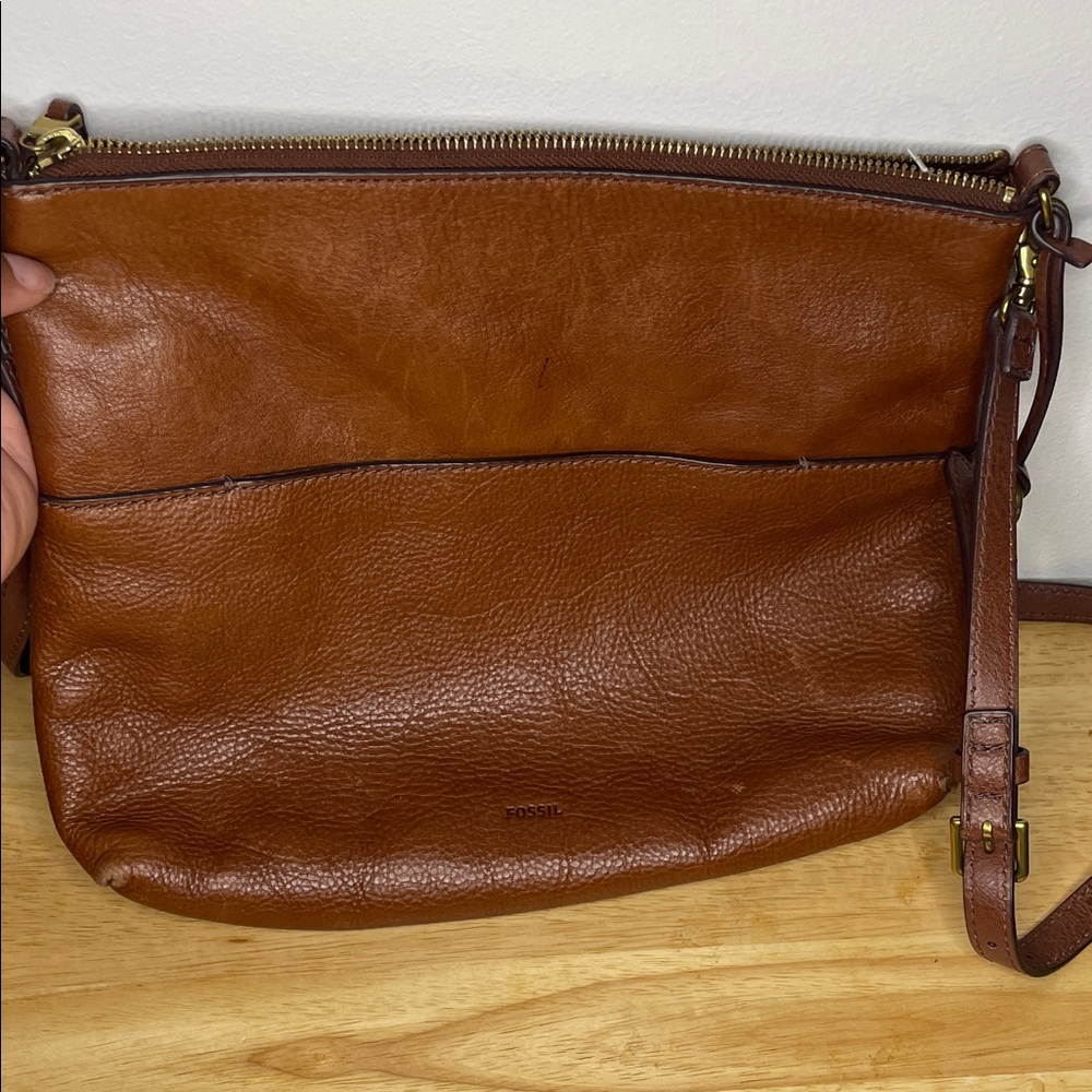 Fossil Elegant Tan Leather Crossbody Bag - Picture 5 of 8